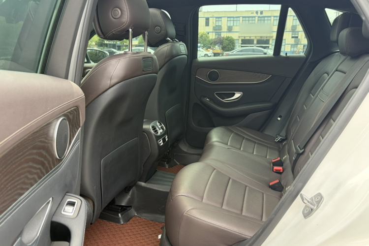 Used Mercedes-Benz GLC 2017 GLC 300 4MATIC Sport Edition Interior 2