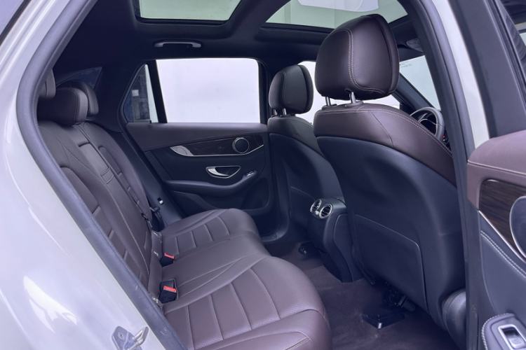 Used Mercedes-Benz GLC 2017 GLC 260 4MATIC Dynamic Edition Interior 2