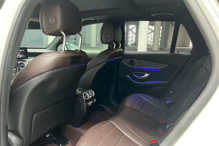 Used Mercedes-Benz GLC 2017 GLC 300 4MATIC Sport Edition Interior 3