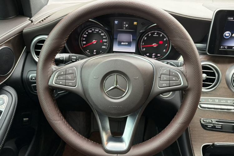 Used Mercedes-Benz GLC 2017 GLC 300 4MATIC Sport Edition Interior 3