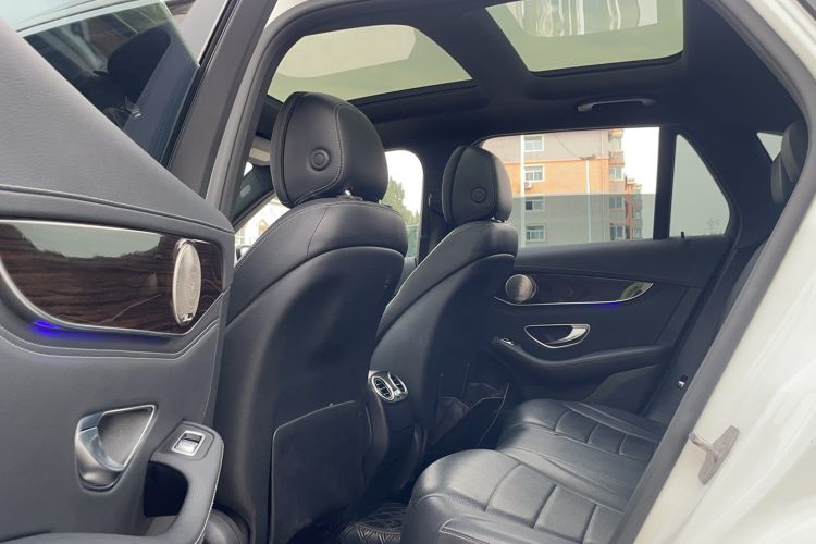 Used Mercedes-Benz GLC 2017 GLC 260 4MATIC Dynamic Edition Interior 3