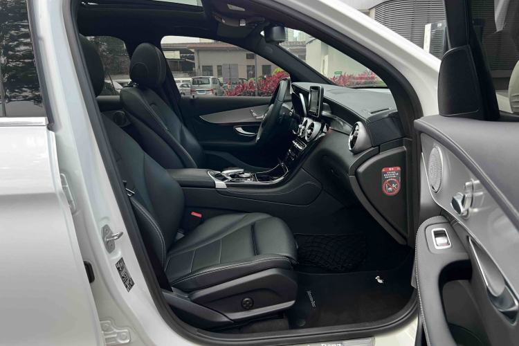 Used Mercedes-Benz GLC 2017 GLC 200 4MATIC Interior 3