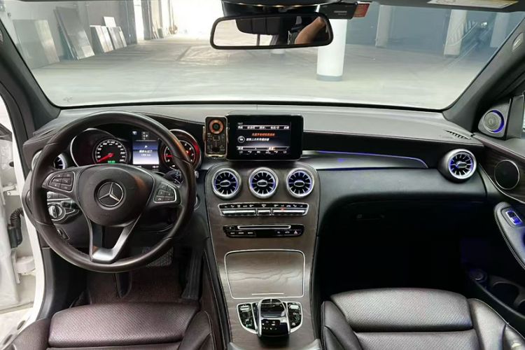 Used Mercedes-Benz GLC 2017 GLC 300 4MATIC Sport Edition Interior 4