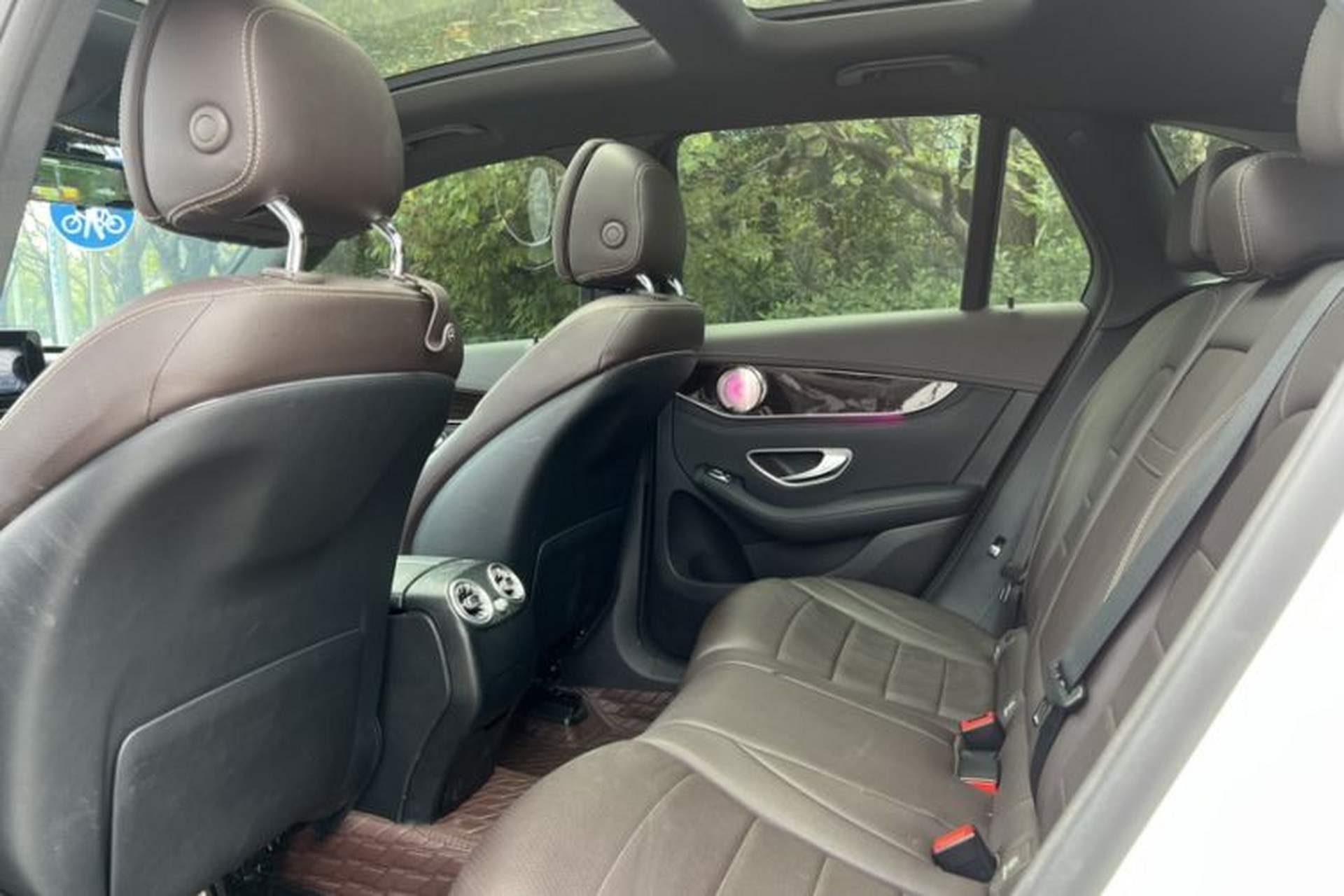 Used Mercedes-Benz GLC 2017 GLC 260 4MATIC Dynamic Edition Interior 4