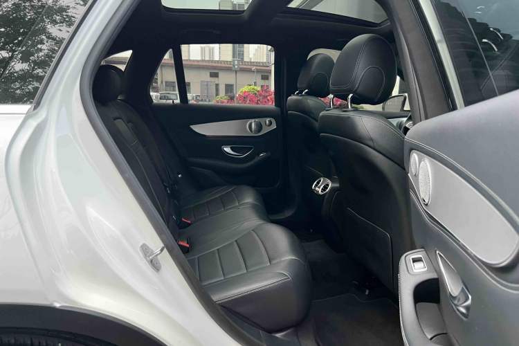 Used Mercedes-Benz GLC 2017 GLC 200 4MATIC Interior 4