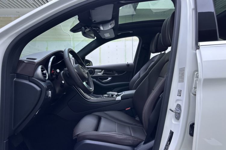 Used Mercedes-Benz GLC 2017 GLC 260 4MATIC Dynamic Edition Interior 5