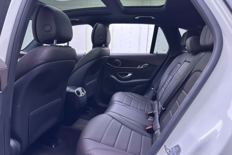Used Mercedes-Benz GLC 2017 GLC 260 4MATIC Dynamic Edition Interior 6