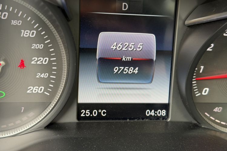 Used Mercedes-Benz GLC 2017 GLC 300 4MATIC Sport Edition Interior 7
