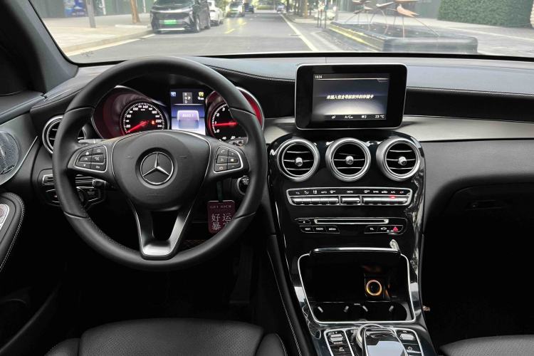 Used Mercedes-Benz GLC 2017 GLC 200 4MATIC Interior 8