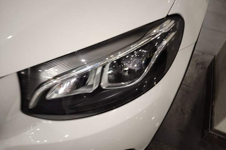 Used Mercedes-Benz GLC 2017 GLC 200 4MATIC Left Front Headlight
