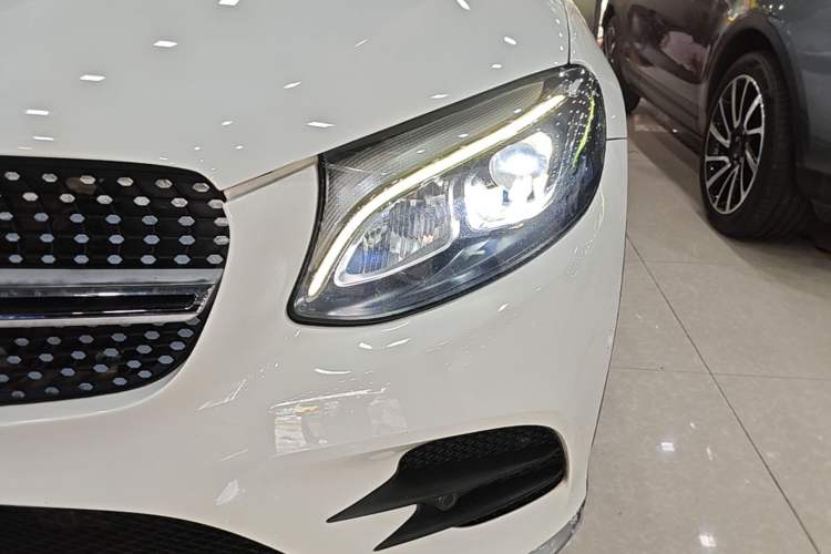 Used Mercedes-Benz GLC 2017 GLC 260 4MATIC Luxury Model Left Front Headlight