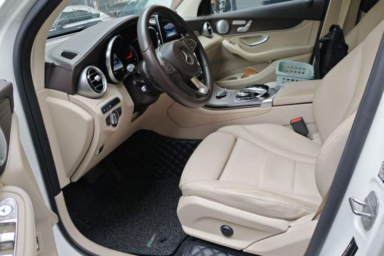 Used Mercedes-Benz GLC 2017 GLC 300 4MATIC Sport Edition Left Front Seat