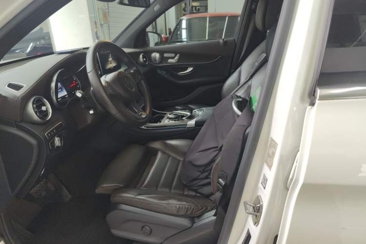 Used Mercedes-Benz GLC 2017 GLC 300 4MATIC Luxury Model Left Front Seat