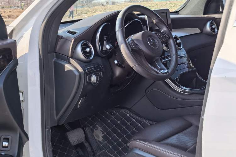 Used Mercedes-Benz GLC 2017 GLC 260 4MATIC Luxury Model Left Front Seat