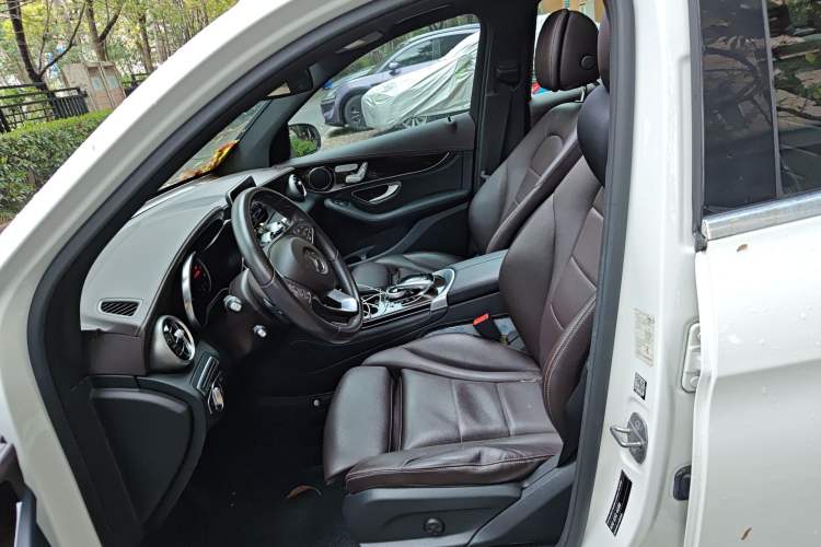 Used Mercedes-Benz GLC 2017 GLC 260 4MATIC Dynamic Edition Left Front Seat