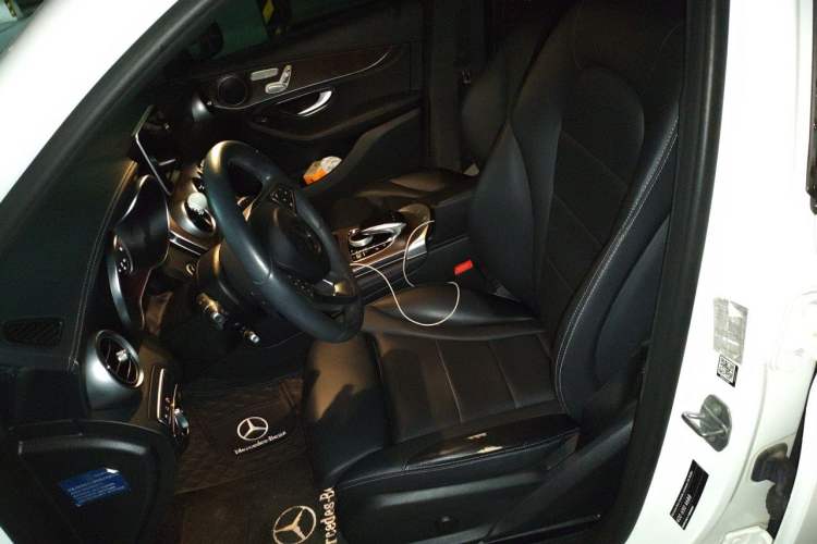 Used Mercedes-Benz GLC 2017 GLC 300 4MATIC Sport Edition Left Front Seat