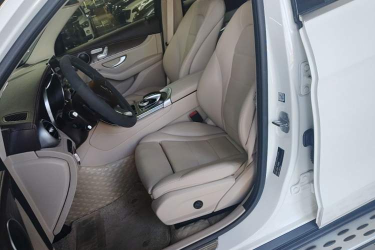 Used Mercedes-Benz GLC 2017 GLC 300 4MATIC Sport Edition Left Front Seat