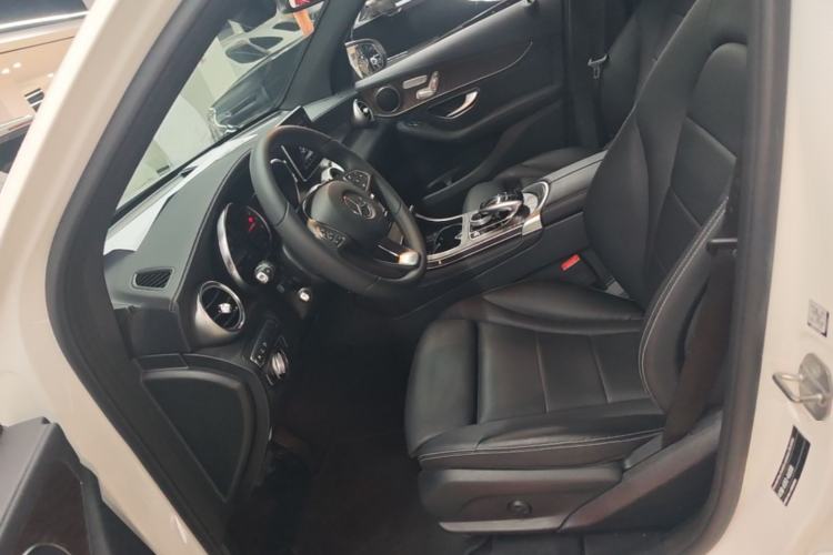 Used Mercedes-Benz GLC 2017 GLC 300 4MATIC Sport Edition Left Front Seat