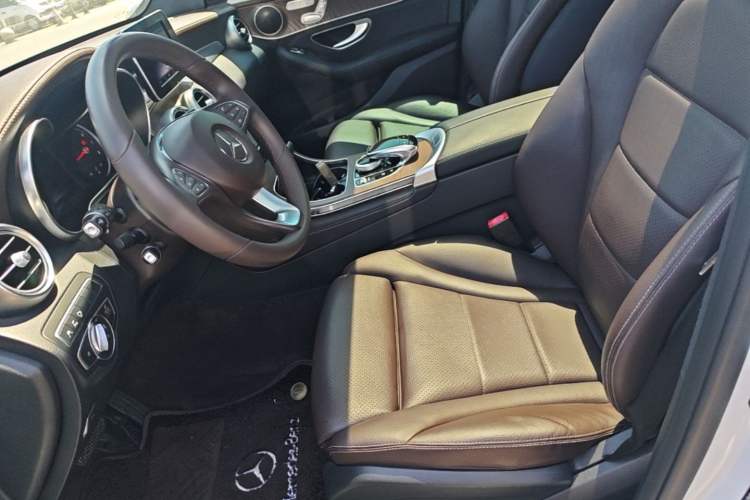 Used Mercedes-Benz GLC 2017 GLC 300 4MATIC Sport Edition Left Front Seat