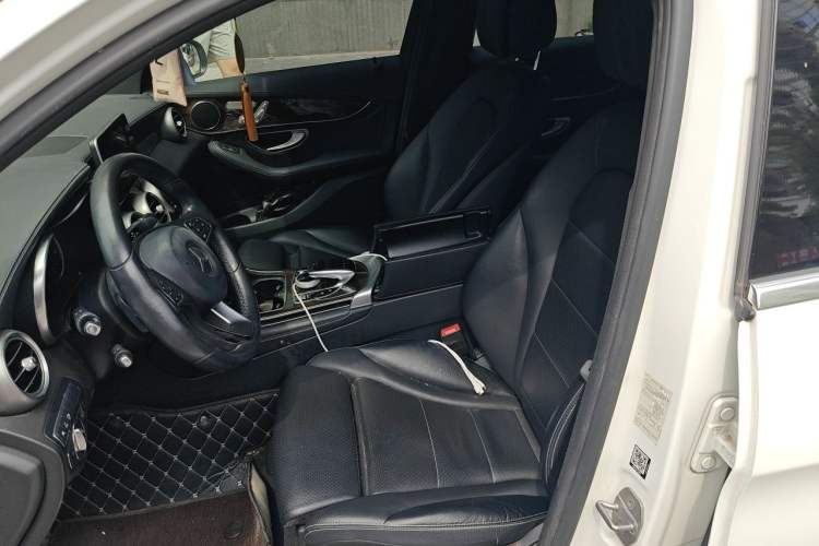 Used Mercedes-Benz GLC 2017 GLC 260 4MATIC Luxury Model Left Front Seat