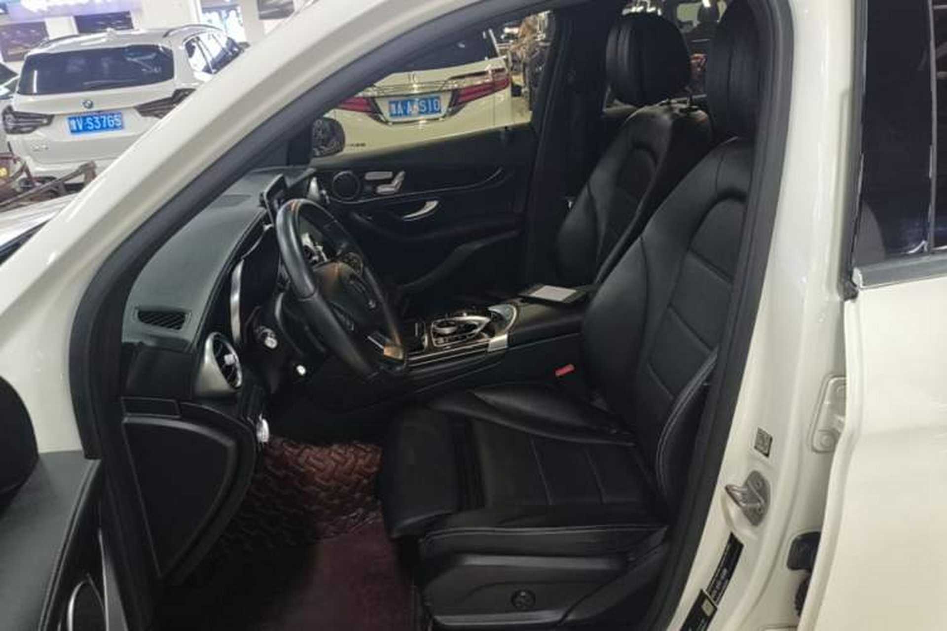 Used Mercedes-Benz GLC 2017 GLC 260 4MATIC Dynamic Edition Left Front Seat