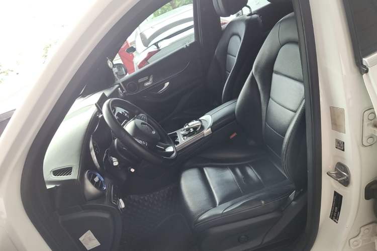 Used Mercedes-Benz GLC 2017 GLC 300 4MATIC Sport Edition Left Front Seat
