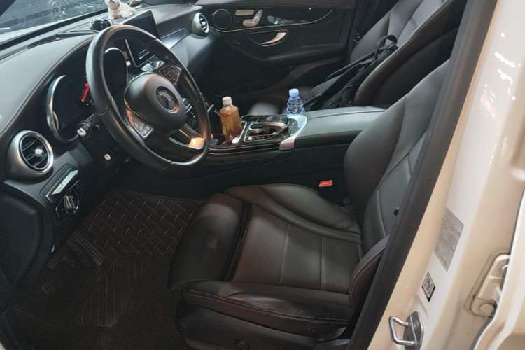Used Mercedes-Benz GLC 2017 GLC 260 4MATIC Dynamic Edition Left Front Seat