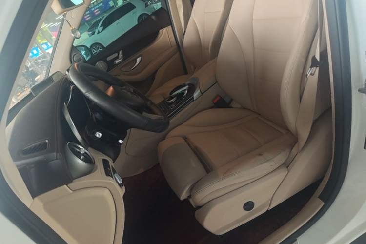 Used Mercedes-Benz GLC 2017 GLC 300 4MATIC Sport Edition Left Front Seat
