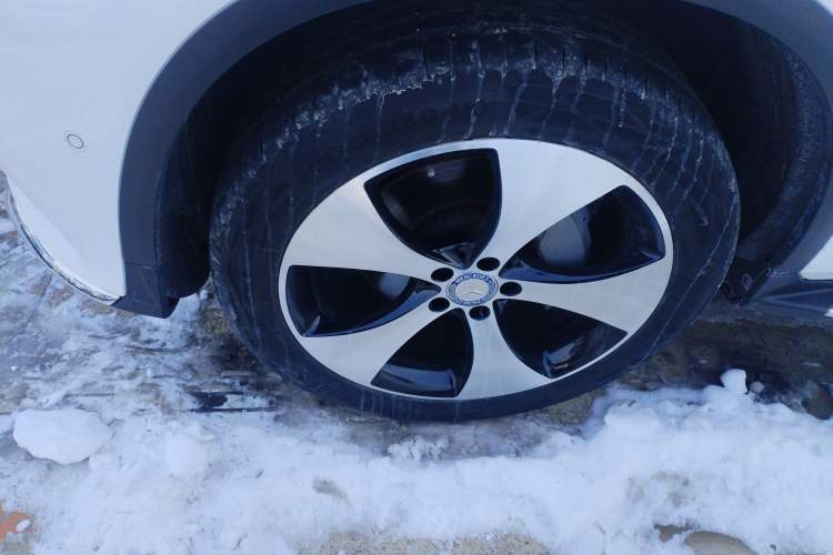 Used Mercedes-Benz GLC 2017 GLC 300 4MATIC Luxury Model Left Front Wheel Hub