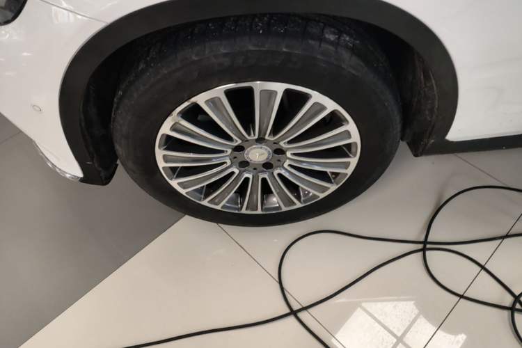 Used Mercedes-Benz GLC 2017 GLC 260 4MATIC Dynamic Edition Left Front Wheel Hub
