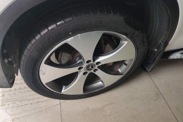 Used Mercedes-Benz GLC 2017 GLC 300 4MATIC Luxury Model Left Front Wheel Hub