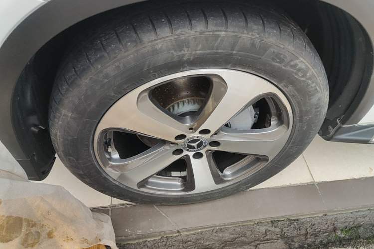 Used Mercedes-Benz GLC 2017 GLC 260 4MATIC Luxury Model Left Front Wheel Hub