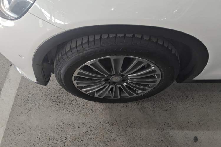 Used Mercedes-Benz GLC 2017 GLC 260 4MATIC Dynamic Edition Left Front Wheel Hub