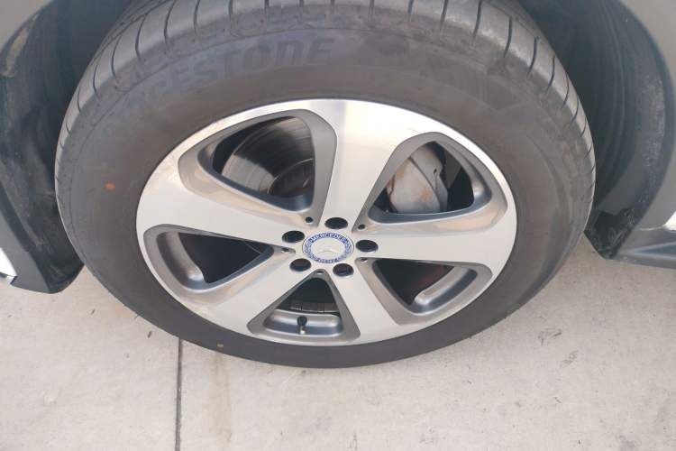 Used Mercedes-Benz GLC 2017 GLC 260 4MATIC Luxury Model Left Front Wheel Hub