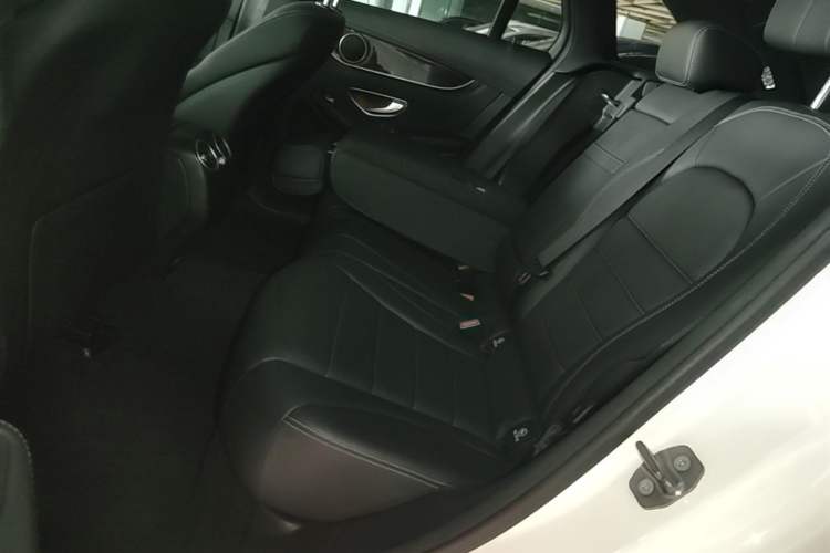 Used Mercedes-Benz GLC 2017 GLC 260 4MATIC Dynamic Edition Left Rear Seat