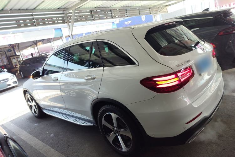 Used Mercedes-Benz GLC 2017 GLC 260 4MATIC Luxury Model Left Side