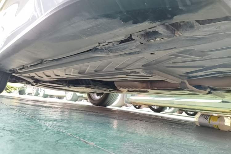 Used Mercedes-Benz GLC 2017 GLC 300 4MATIC Sport Edition Left Side Sill