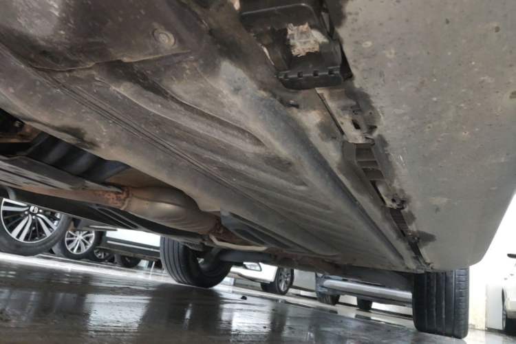 Used Mercedes-Benz GLC 2017 GLC 300 4MATIC Luxury Model Left Side Sill
