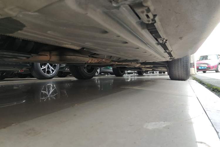 Used Mercedes-Benz GLC 2017 GLC 260 4MATIC Luxury Model Left Side Sill