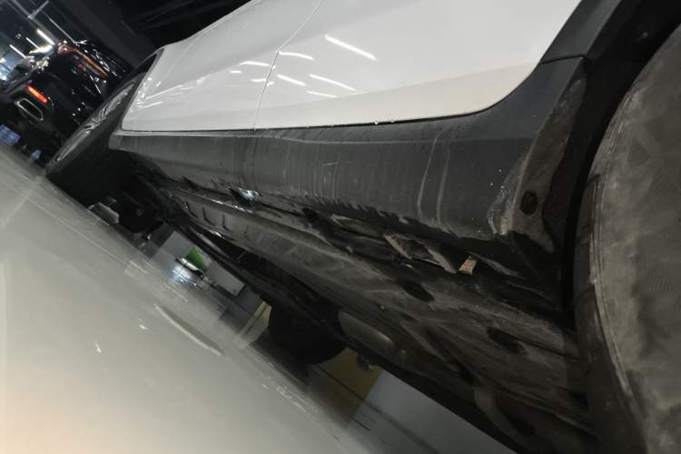 Used Mercedes-Benz GLC 2017 GLC 200 4MATIC Left Side Sill
