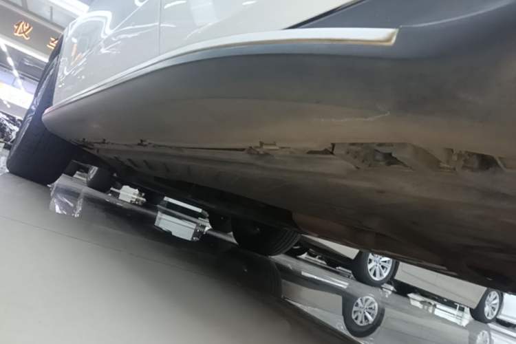 Used Mercedes-Benz GLC 2017 GLC 260 4MATIC Dynamic Edition Left Side Sill