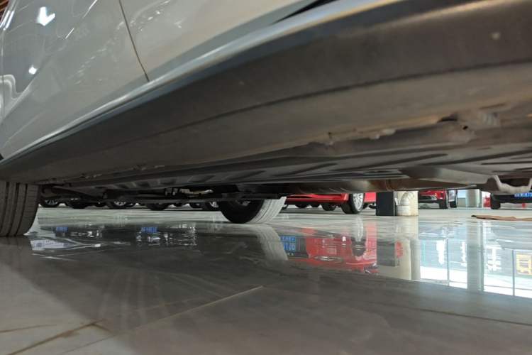 Used Mercedes-Benz GLC 2017 GLC 300 4MATIC Sport Edition Left Side Sill
