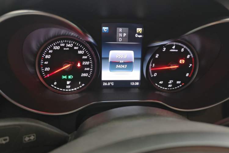 Used Mercedes-Benz GLC 2017 GLC 200 4MATIC Odometer Close Up