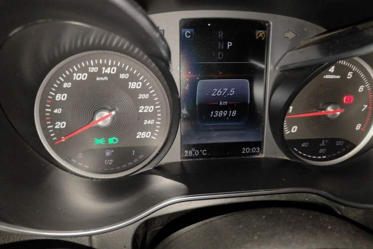 Used Mercedes-Benz GLC 2017 GLC 260 4MATIC Luxury Model Odometer Close Up