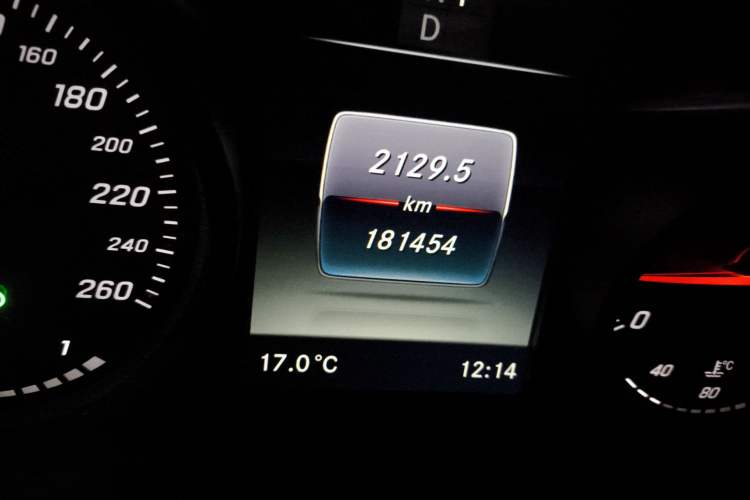 Used Mercedes-Benz GLC 2017 GLC 200 4MATIC Odometer Close Up