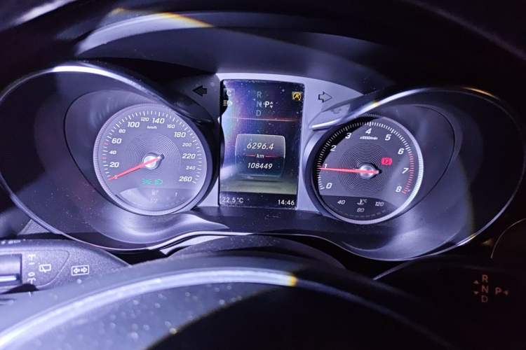 Used Mercedes-Benz GLC 2017 GLC 300 4MATIC Sport Edition Odometer Close Up
