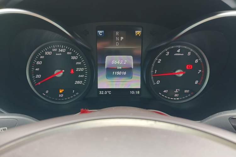 Used Mercedes-Benz GLC 2017 GLC 200 4MATIC Odometer Close Up