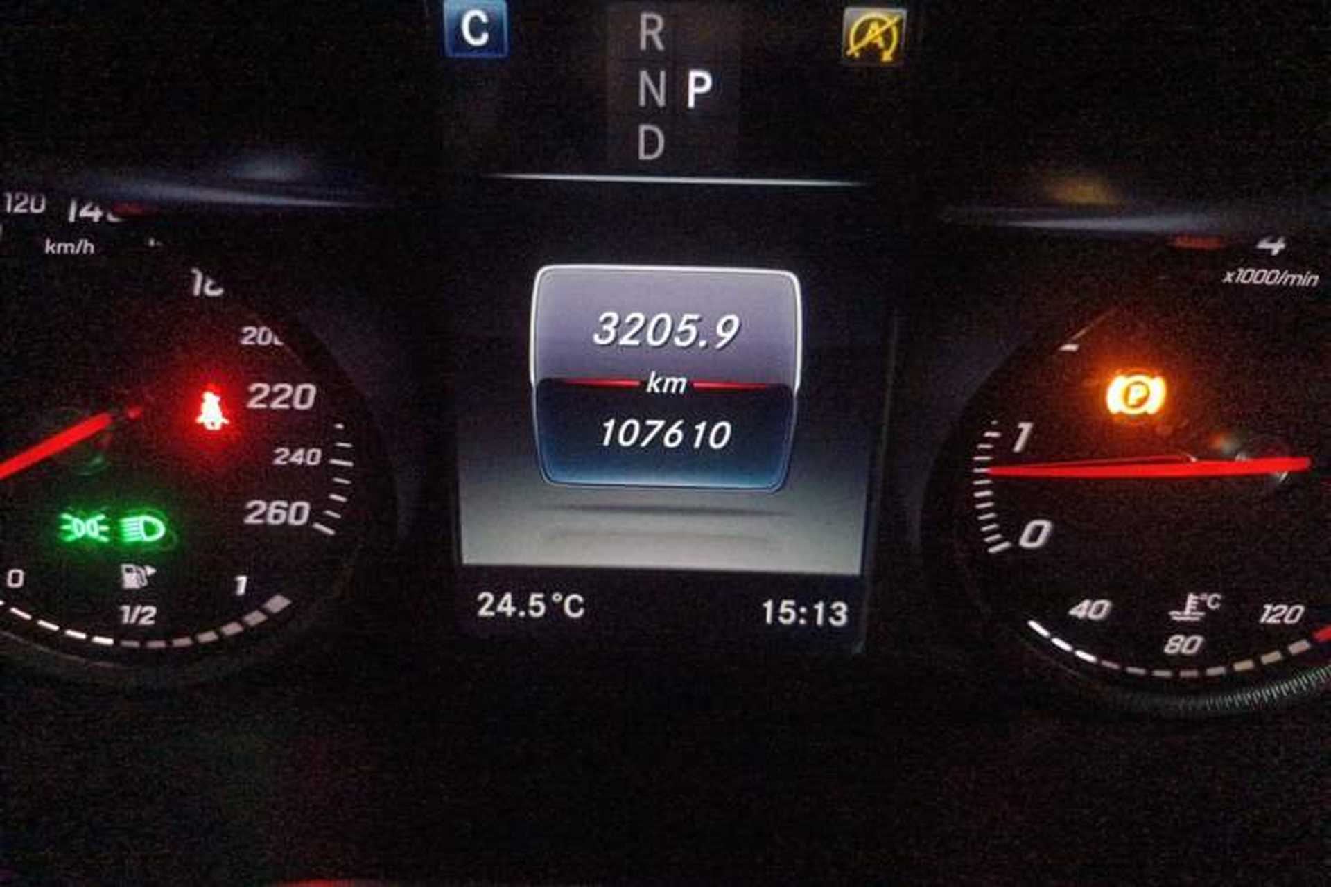 Used Mercedes-Benz GLC 2017 GLC 260 4MATIC Luxury Model Odometer Close Up