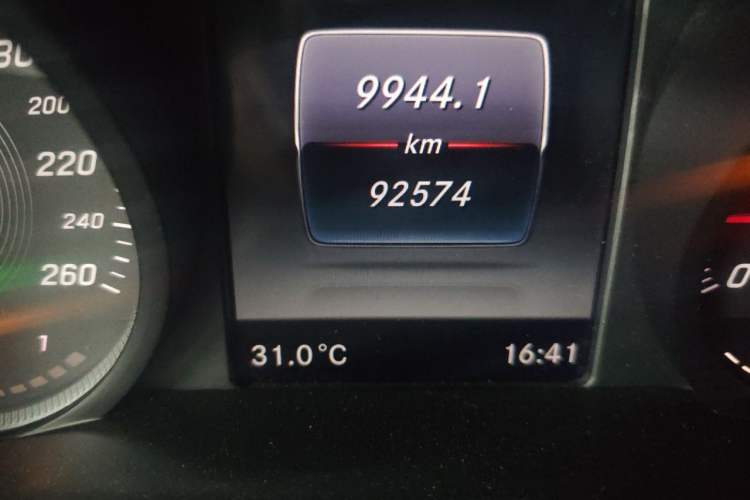 Used Mercedes-Benz GLC 2017 GLC 200 4MATIC Odometer Close Up