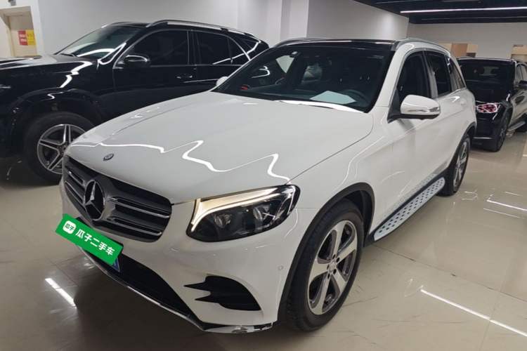 Used Mercedes-Benz GLC 2017 GLC 300 4MATIC Sport Edition Guazi used car, China used car export, Used car for sale, Used cars, Cheapest cars for sale